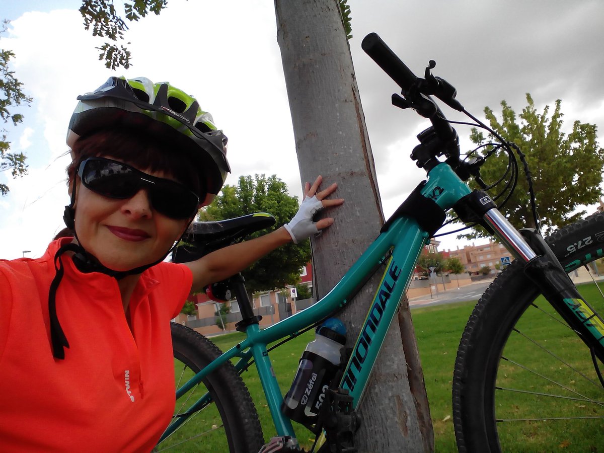 mariposas45's tweet photo. Mi bici y yo!!! https://t.co/TNexZwWfq4