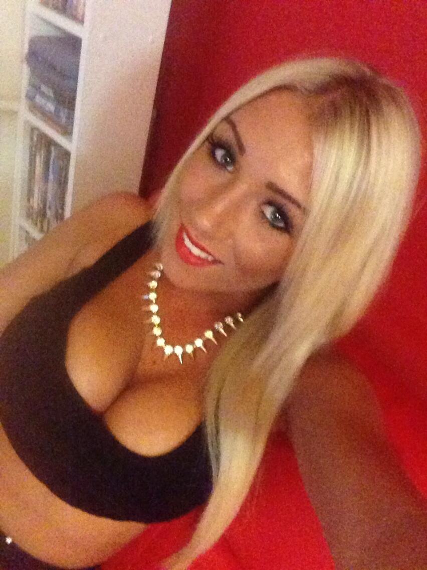 isabelbarker80's tweet photo. ready to play on cam? my skype: teddyxlove06 https://t.co/vbtl8wyaAQ