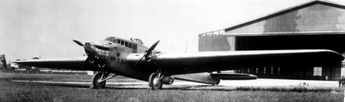 IAF1923_bot's tweet photo. 【ブレダ CC.20】1929年初飛行の試作重爆撃機。機体は全金属製の三発機で、25mm機関砲など防御火器は充実していたが、エンジン出力が不足しており低速で航続性能も低かった。戦略爆撃機の試験機として実験部隊で運用された。https://t.co/KkGcq6ODtD