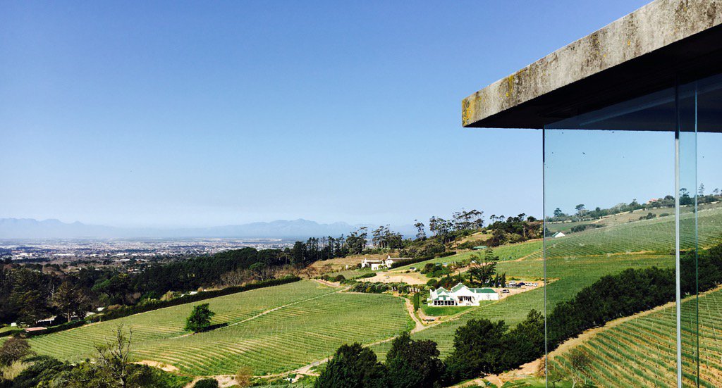 thewinesamarie's tweet photo. What a luxurious view! @beauconstantia #constantiaroute https://t.co/OpdDYSMf7U