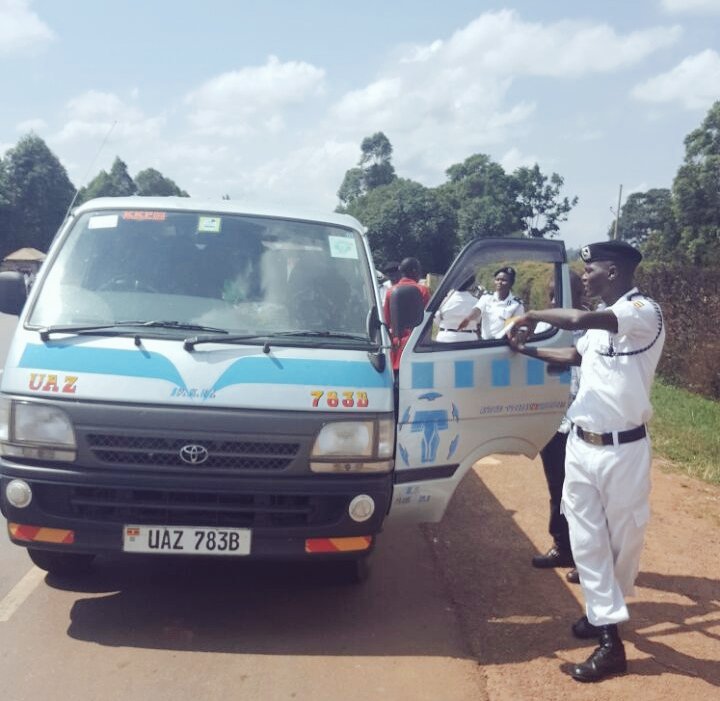 UNRA_UG's tweet photo. Our special thanks to @PoliceUg and @MoWT_Uganda for the combined efforts - Operation #FikaSalama https://t.co/pFH6F7FCTw