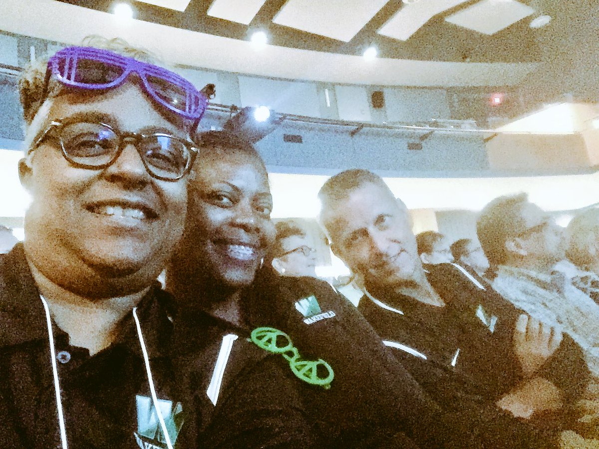 WakeAthletics's tweet image. #APSac2016 Warriors are LENS READY! GO APS! ❤️😊