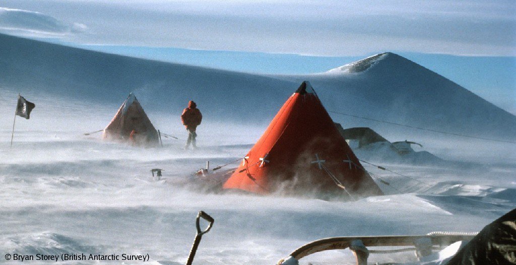 BAS_News's tweet photo. #FrozenFact Field parties may camp up to a hundred days in an Antarctic summer to undertake deep-field research https://t.co/C6Zk1NpIwl