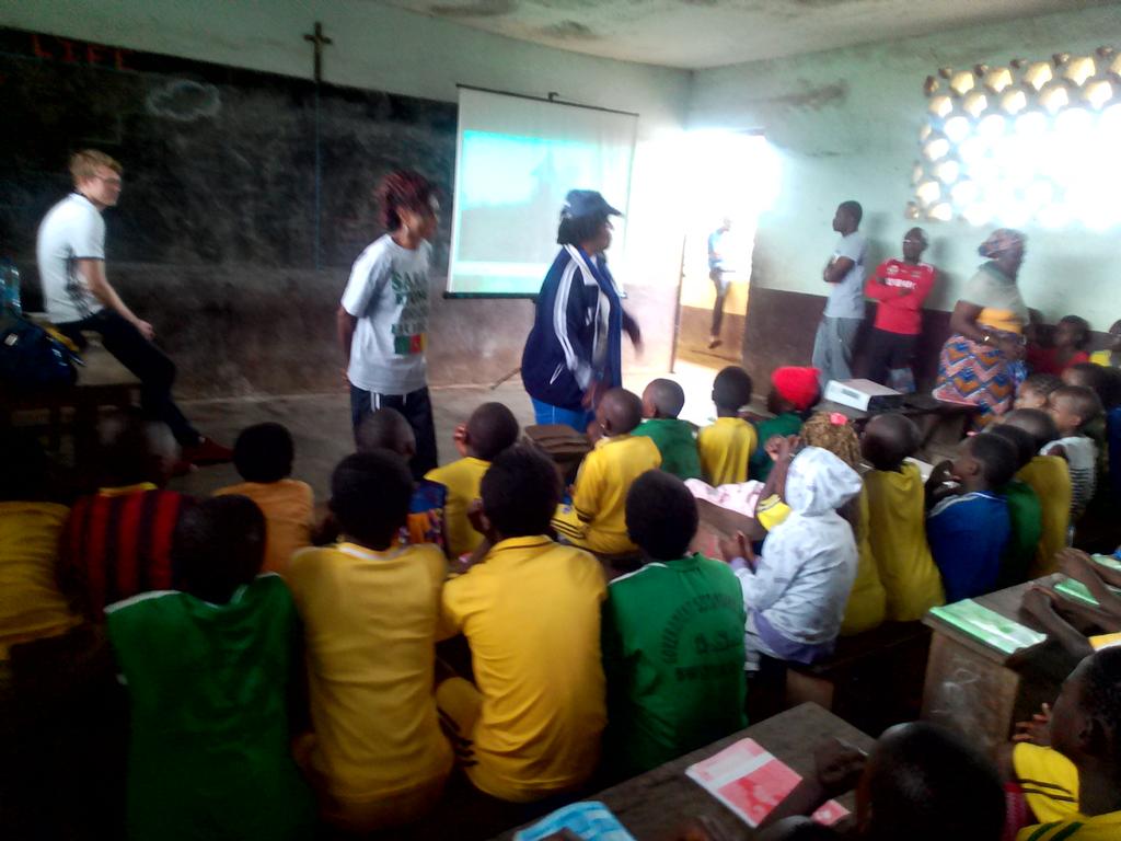 Neematosha's tweet photo. #SarahEtonfe #QueenofBueaMountain &amp; ED @Reachoutcamer inspiring #Youth at #YouthEngagementProgram #Tole #YouthDay https://t.co/YAqZpW2qt6