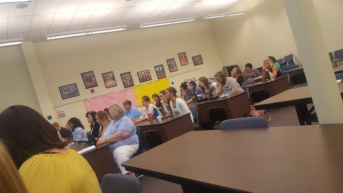 FriessRachael's tweet photo. #443NT Startin' the day w Kahoot!! https://t.co/hvAbBp06Df