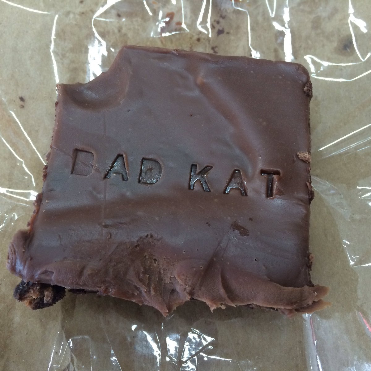 besswain's tweet photo. Ooh @BadBrownieCo, what have you done to me. This is amazing. #brownie #badkat @ShepherdsMkts #Farringdon https://t.co/InmvTVJPX3