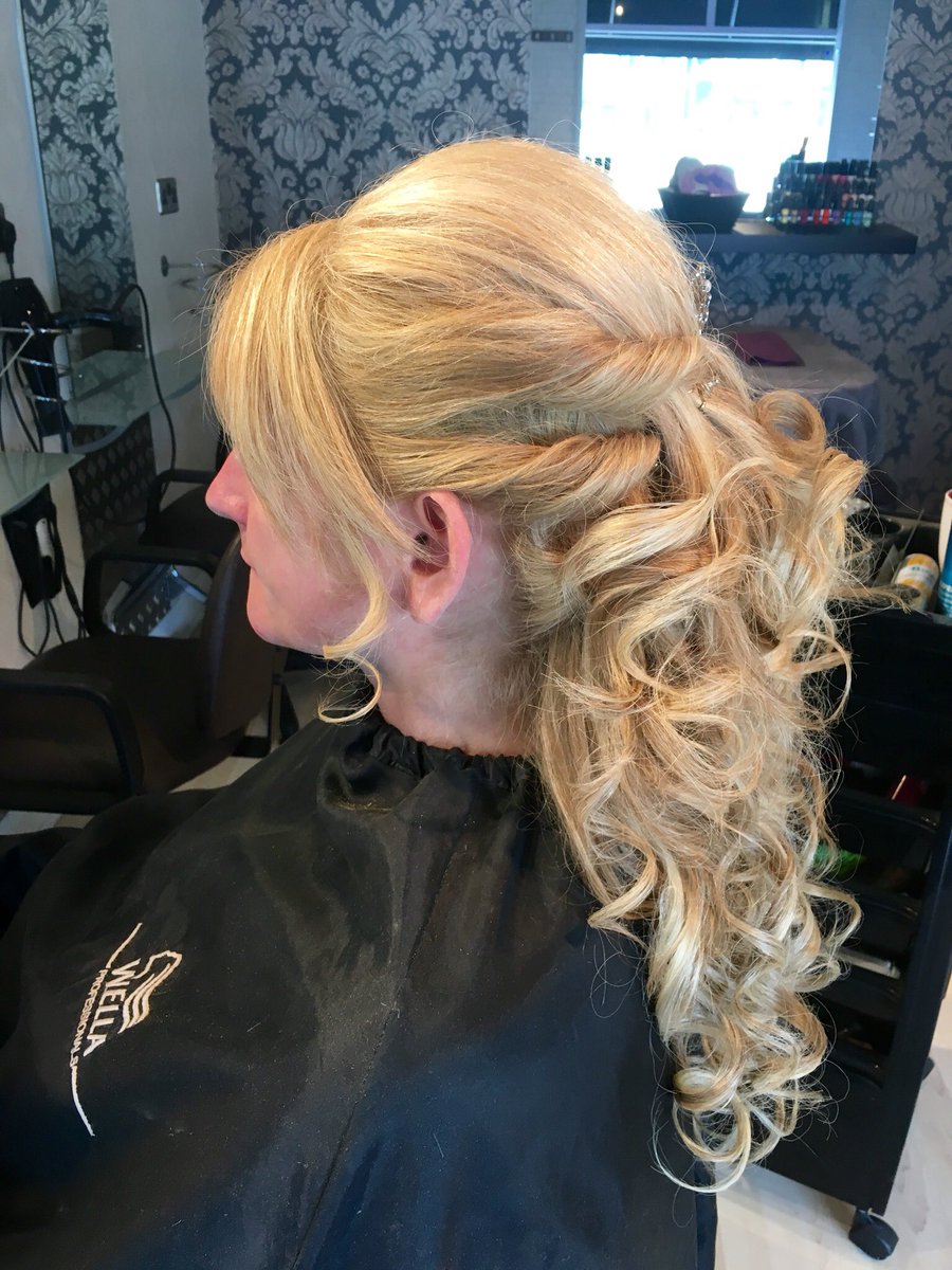 #Clip in hair extensions then curled with a wand. 
#Beautiful Bridesmaid hair#Summer Ball#Prom Only £25
