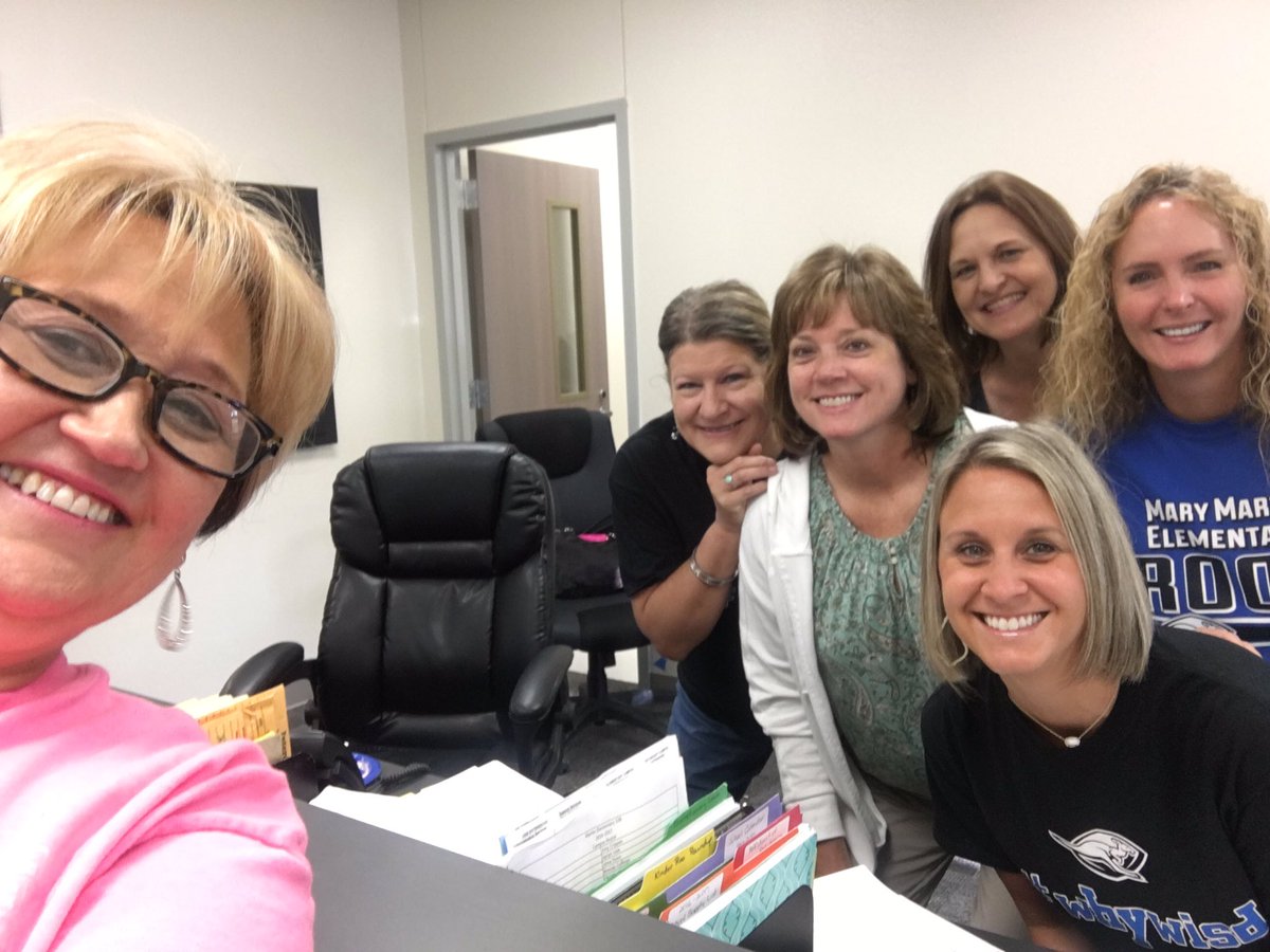sherrigrace's tweet photo. Love our office staff and their new office!!! @HeathKheath @JillBKey @TamiSVaca #MMEBack2School #whywisd #1st2016 https://t.co/FJPIE0VOfT
