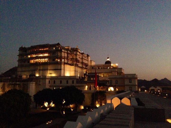 dixitsudhir12's tweet photo. #DevigarhPalace
Drama by human hand..
Magic by Natures. #Udaipur @TripAdvisor https://t.co/ng3FSa2ByV