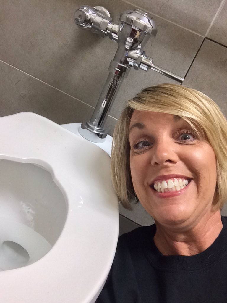 jldinTexas's tweet photo. New bathrooms! Yippee!! Get it? Ba ha ha ha! #MMEBack2School https://t.co/U3F1j84JxA