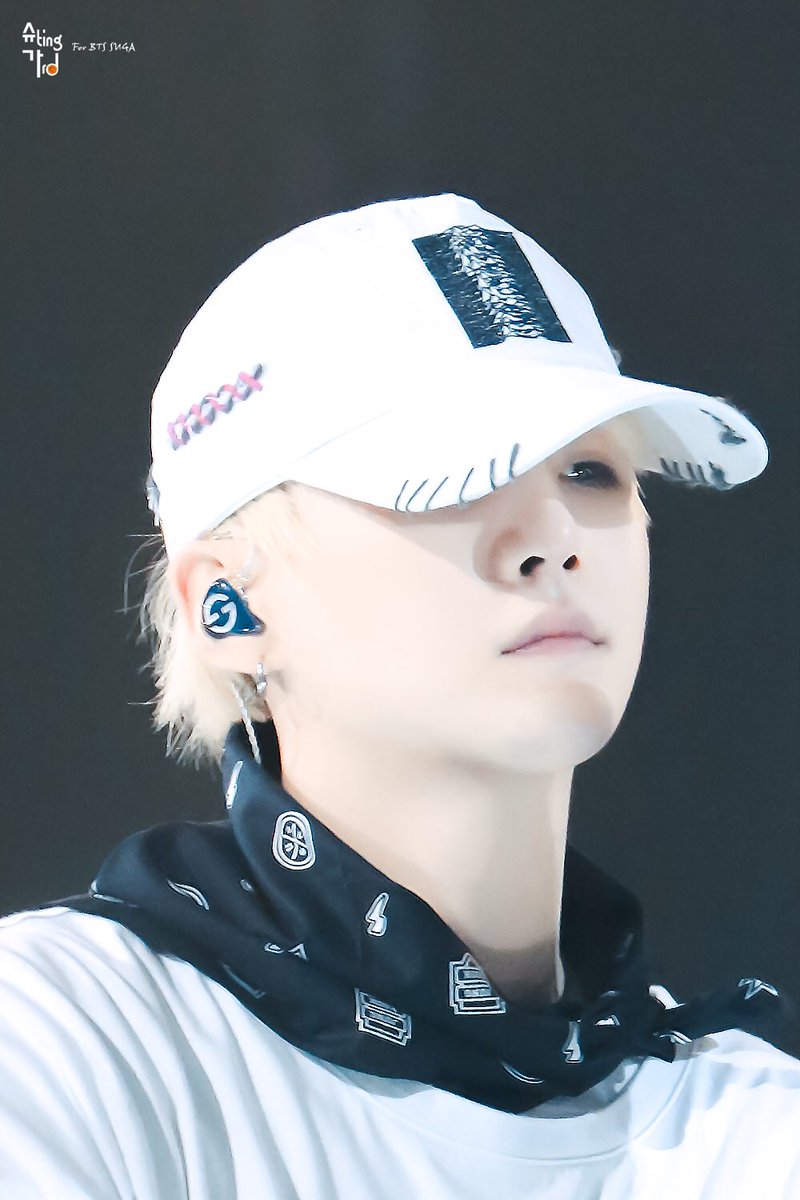sugadt's tweet photo. HQ PIC. 160730 Epilogue in Manila #방탄소년단 #슈가 #SUGA 🐢 ©suting_gard0309  https://t.co/nTzyRfljvx