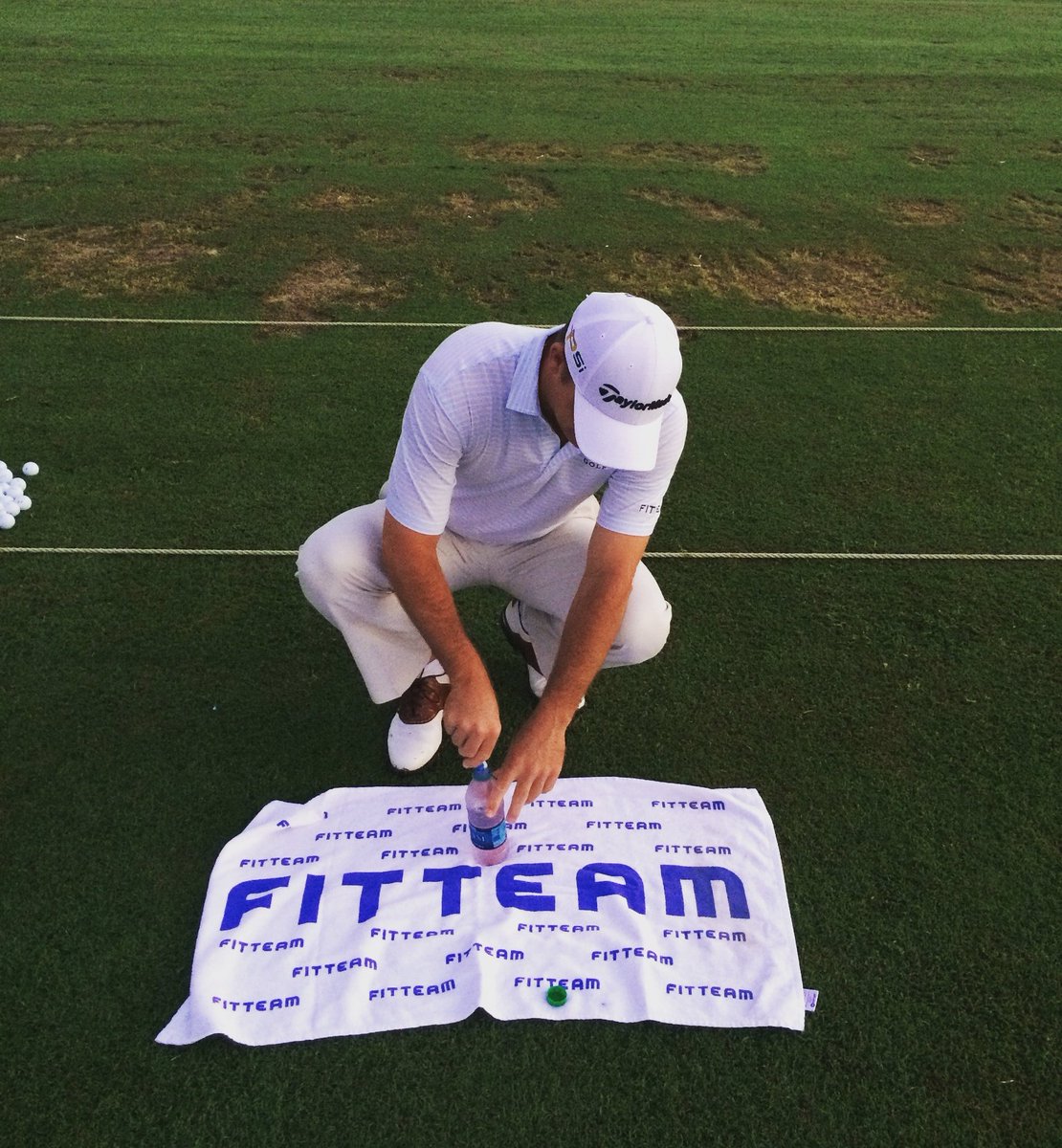 FITTEAMGolf's tweet photo. @FITTEAMGLOBAL &amp; @FITTEAMGolf Ambassador @NickThompsonPGA prepping for his rnd on the @WebDotComTour w a #FITSTICK ! https://t.co/vunU6Ccj7X