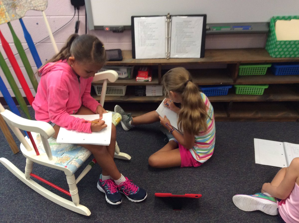 MissA_OES's tweet photo. So much collaboration happening during NFL time! #neverfinishedlearning https://t.co/NtHbUF5j8I
