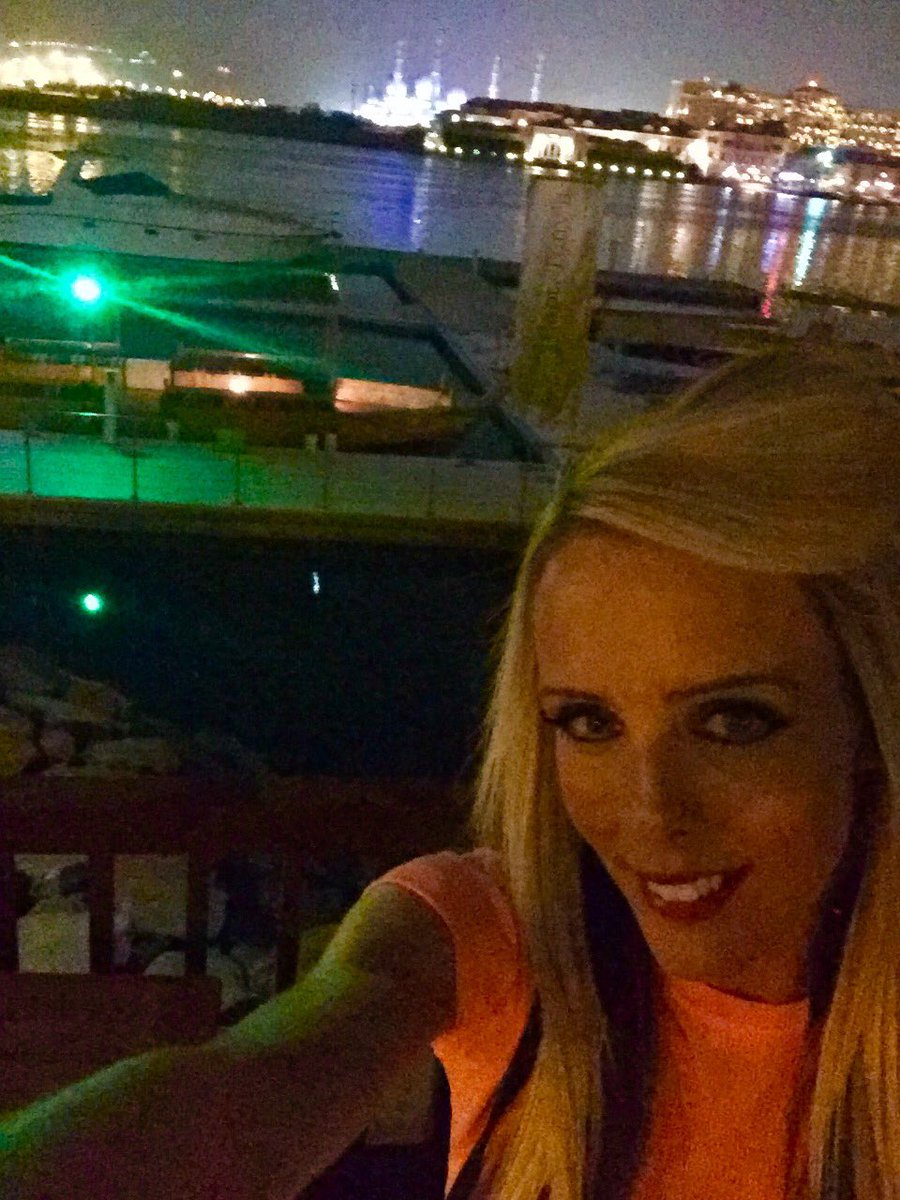 hbowers86's tweet photo. Sights at night #AbuDhabi https://t.co/yGcXs5sQNi