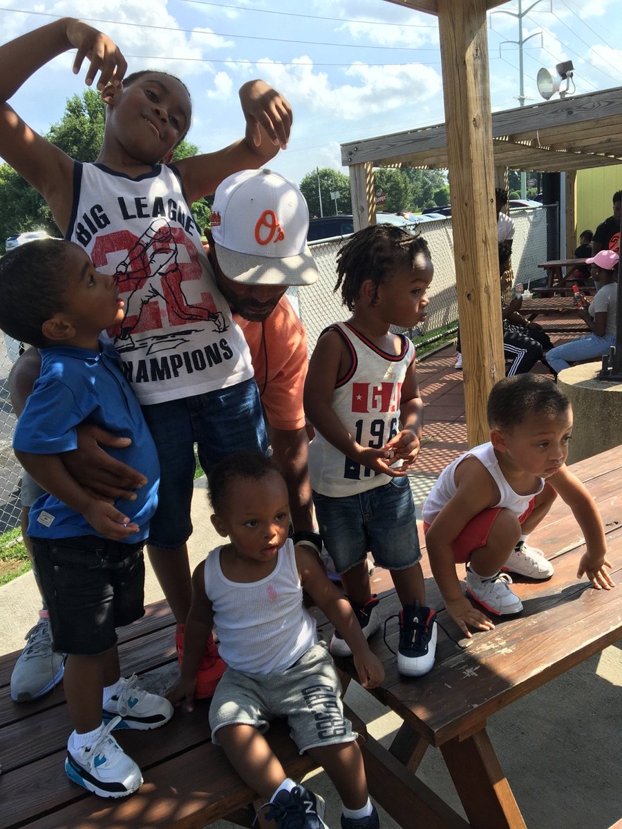 KnowemTalkbout's tweet photo. MY LIL MEN AND THEIR GENERATION GOIN BE LIKE DAT SHOOOORRRRTY #KNOWEMSAYINMAYNE https://t.co/MYrfi0Q0xI