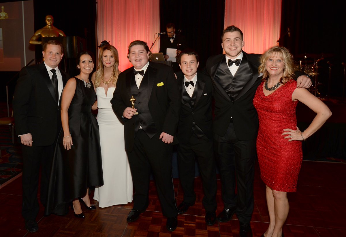 LittleSmilesPA's tweet photo. #TBT 2015 #StarsBall Join us on 11/19/16 to celebrate #10YearsOfSmiles in style! https://t.co/GNLsjHfpam @jmeleTCN https://t.co/mq5uhXou8U