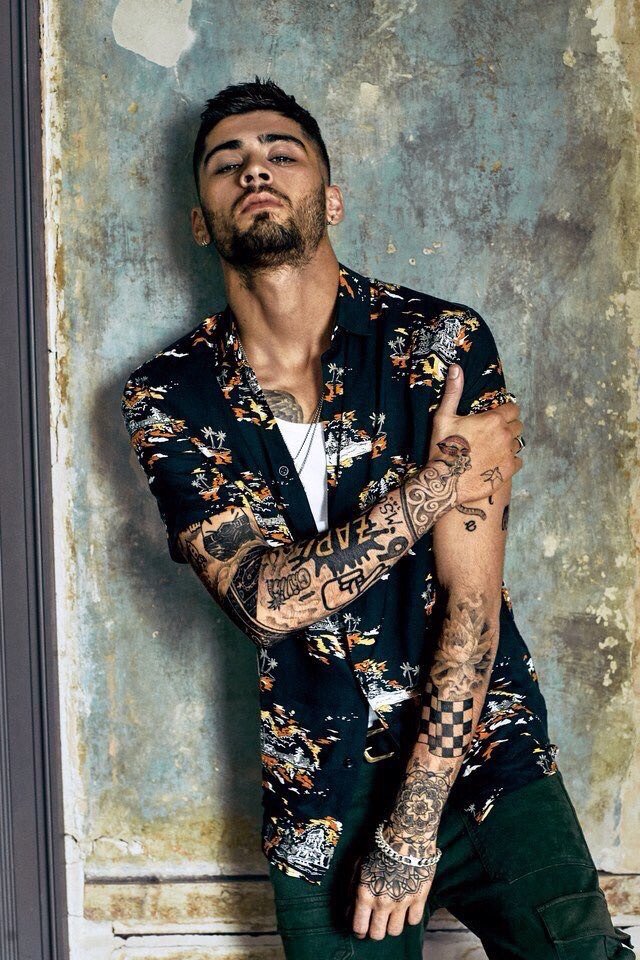 1DAddictedItaly's tweet photo. Let me just say Zayn going model might be the best career decision he's ever made. #not1D #stillhot https://t.co/0sCrUXSaLx