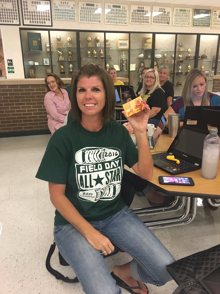 BoydElem's tweet photo. Mrs. Spencer was the bigger winner at Kahoot this morning.😀 #Boydgp https://t.co/M94EhN0PRu