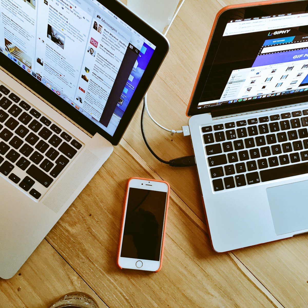 petersmitch's tweet photo. Vandaag zusje @Soofpeters op bezoek en samen werken aan online concepten, toffe dingen gemaakt 😎 #creativecreators https://t.co/f3XLBbXm86