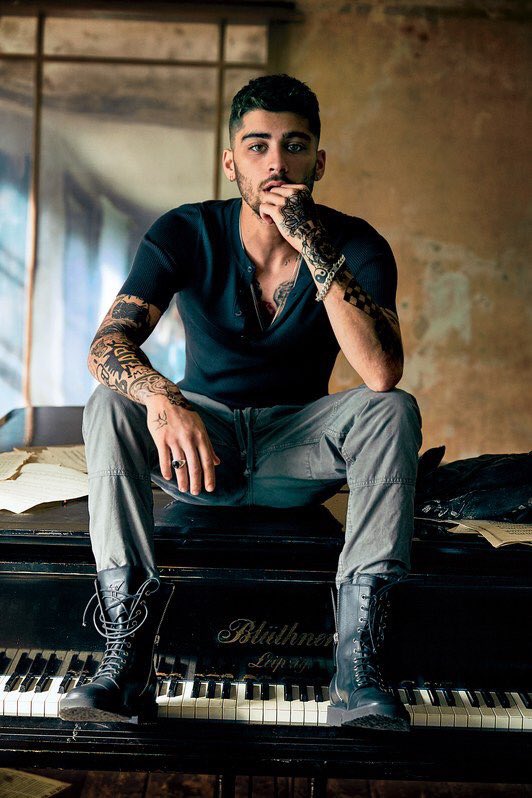 jemcosmic's tweet photo. ZAYN WOW https://t.co/qITNEOkaNi