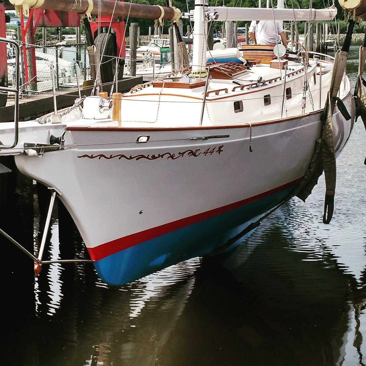 CherubiniYachts's tweet photo. Look who is going in the water for the first time! #sailboat #sail #sailmoreworkless #madeinusa #handcrafted #new44 https://t.co/UGVKYjqjug