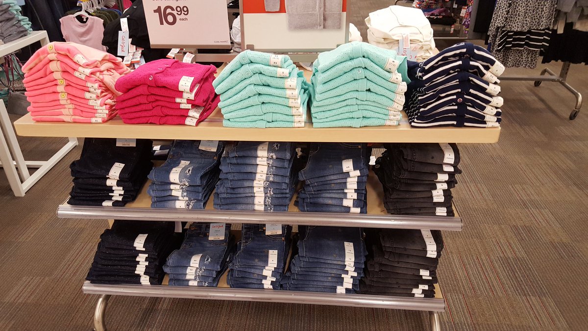 Full and impactful tables. Ready for the BTS traffic. <a href="/VanBeekMelissa/">Melissa VanBeek</a> @rankin_logan @ncraynon