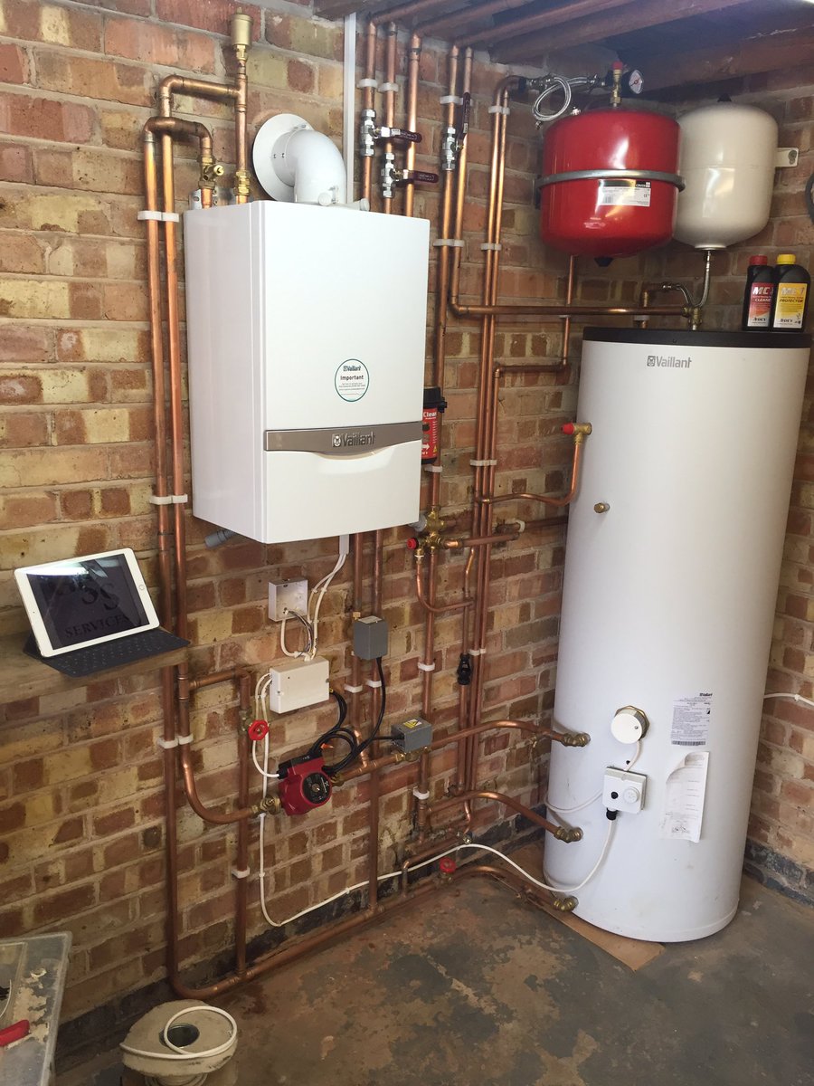 GSS_Services's tweet photo. Installing a #Vaillant #Unistor and #Vaillant ecoTEC Plus 430 with a #MagnaClean. Installation by myself &amp; GSS Team https://t.co/iz4RKcJjjV