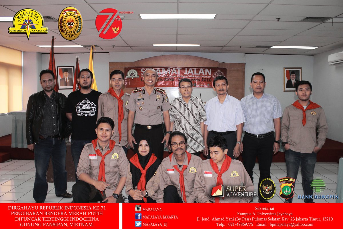 MAPALAYA_UJ's tweet photo. Pelepasan Tim Ekspedisi gn. Fansipan, Vietnam. Dalam rangka hut RI ke 71. #hut71indonesia #mapalaya #jayabaya https://t.co/c1V5WVL9Zc