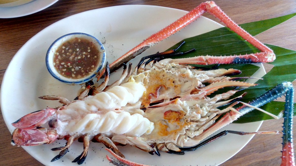 nuipea's tweet image. รถติด แวะพักหาข้าว หาปลา หากุ้งกินกันก่อนเถอะครับ แล้วเดินทางกันต่ออย่างปลอดภัยทุกท่าน..นะครับ