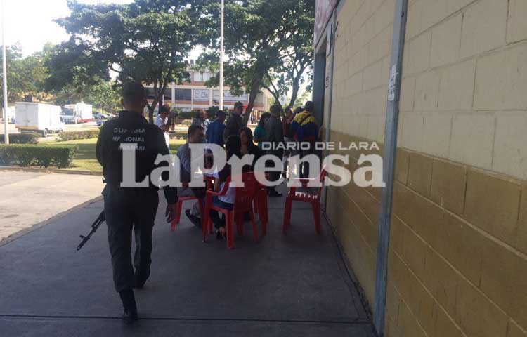 laprensalara's tweet photo. Fotos: Misión Abastecimiento interviene Mercabar
https://t.co/LNXHesZdjV https://t.co/nyEfTybYsP