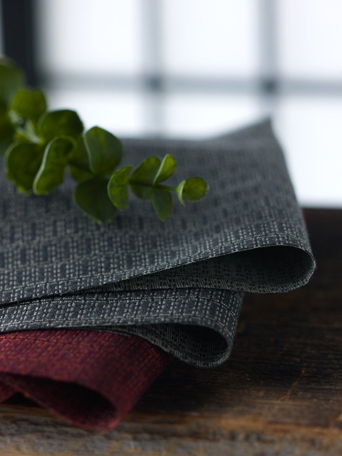 pallastextiles's tweet image. Tatami explores the #geometric subtleties of Asian architectural elements #traderoute hubs.ly/H03ZTSn0