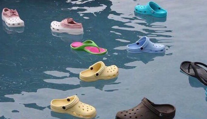 sadgirlkms's tweet photo. i cant drown my demons they know how to swim https://t.co/ZFiLHLmMpc