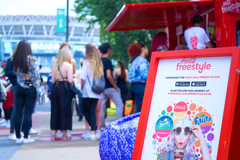 ccfreestyle's tweet photo. Our #tastefactory is on the road again! Come find us at @thorpepark this weekend, 12-14/8, and pour your mix! https://t.co/r8KqYSq3kb