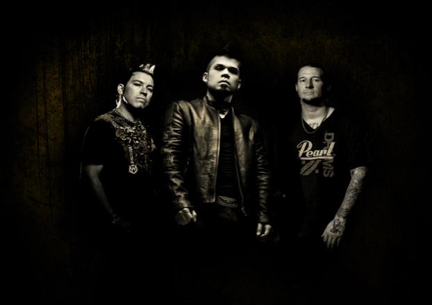 .<a href="/CyberStarBand/">CyberStar</a>—feat. members of <a href="/FOZZYROCK/">FOZZY</a>, <a href="/DrowningPool/">Drowning Pool</a>—Premiere New Song &amp; Tribute Video bit.ly/2aJw592