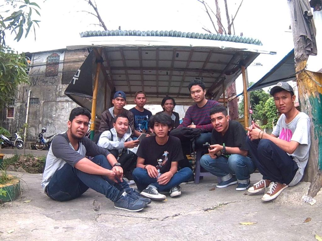 Kapan lagi bisa ngumpul bareng kalian semua~ 😄