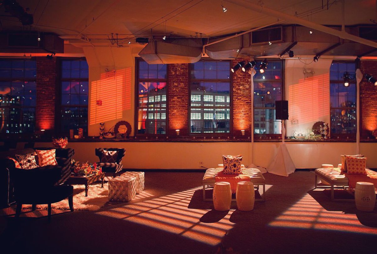 RevolverEventCo's tweet image. How about start a fabulous rooftop party with us?👯 #revolverproductions #rooftop #events #eventdecor #eventsreloaded