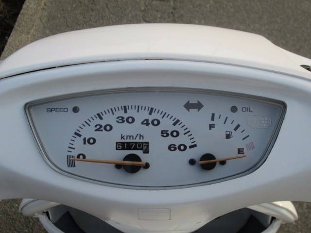 原付売ります ライブディオZX白 走行距離6170キロ 排気量50cc マフラー