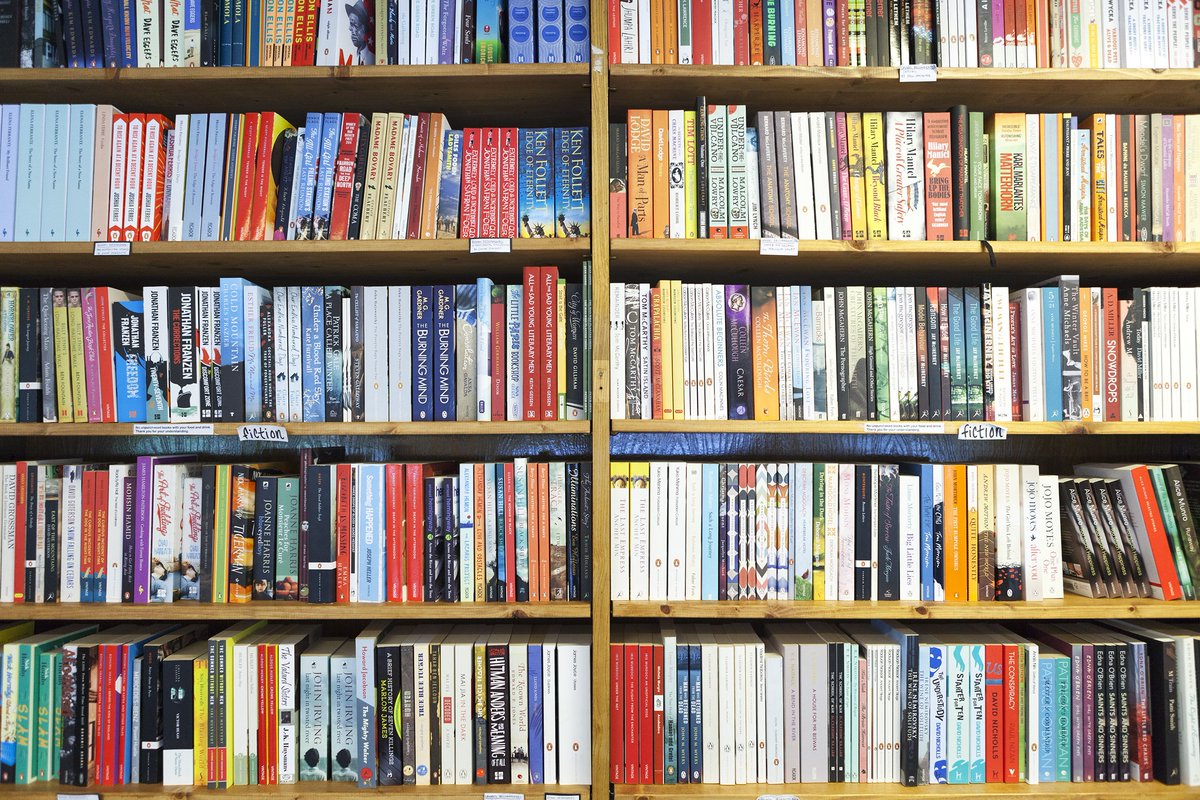 ShakesandSons's tweet photo. Which books are on your summer reading list? https://t.co/6ieJJ9QPm1