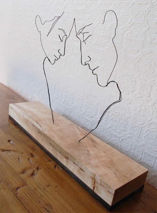 Gouvisual's tweet photo. simple línea de alambre de Gavin Worth crea sus delicadas esculturas. https://t.co/t2ELjkSUBw