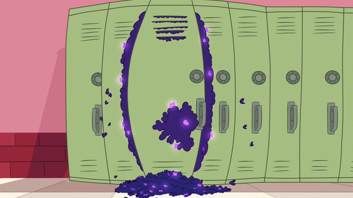 These 6th grade girls R bringing bags of decor 4 inside their lockers #aintGonnaFit #BeenThereDoneThat #LockerJams