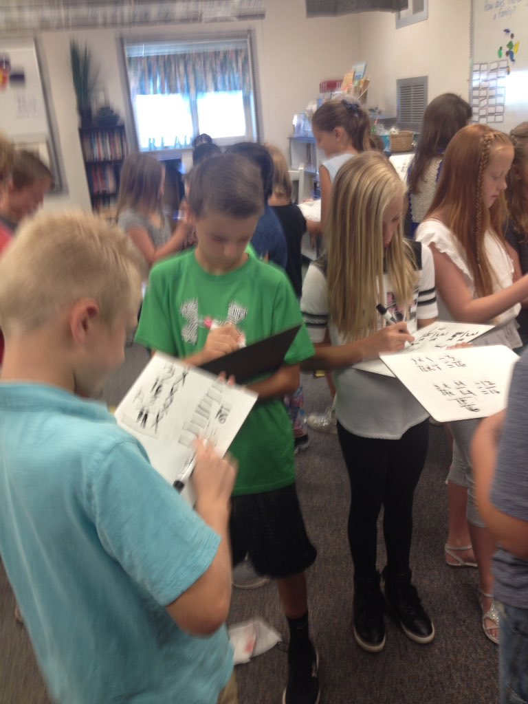 emeKing5th's tweet photo. Learning about fractions #jsdene @ElkMeadowsElem https://t.co/TXdxAeWcZD