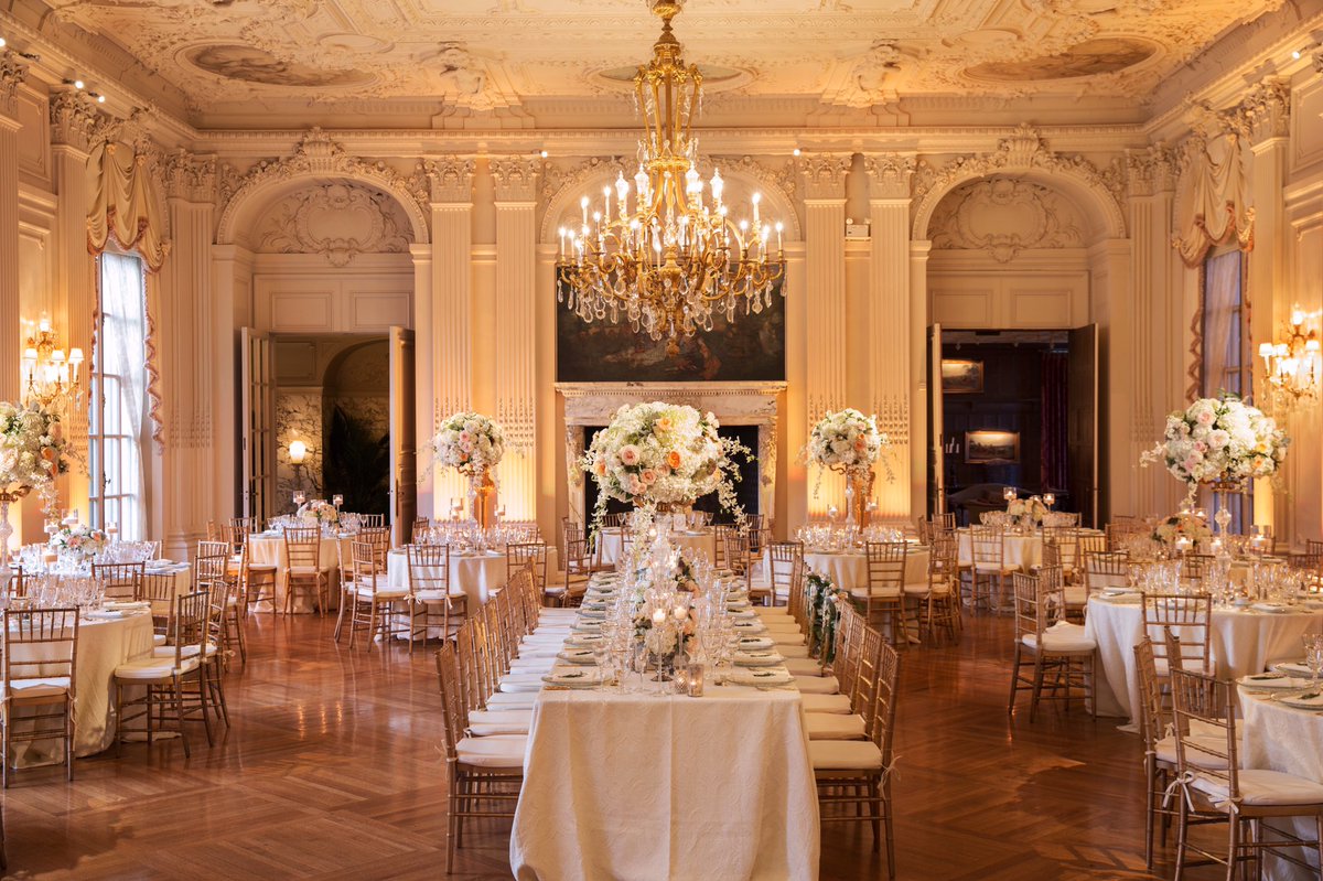 The Rosecliff Mansion in Newport, RI is a studio Top Spot because... bit.ly/2aGEe3F