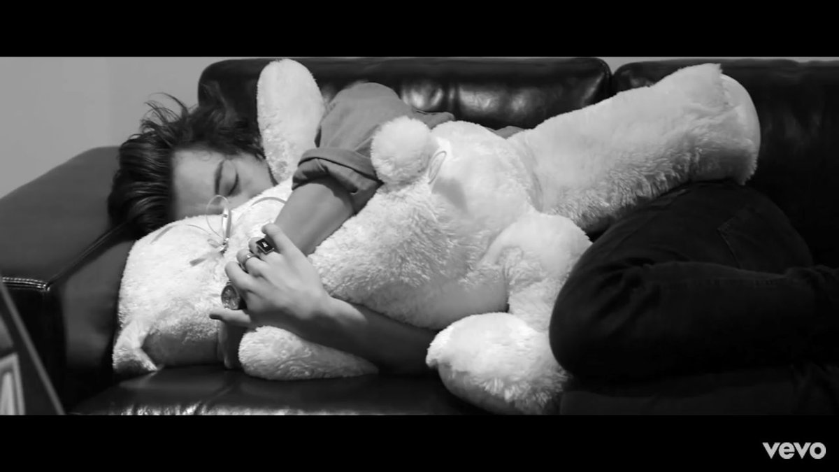 LarriesDanger's tweet photo. not over it yet.🙂💔 https://t.co/FbxEb15g2V