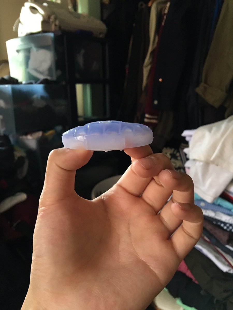 Kristofferkylee's tweet photo. When you run out of deodorant but pay day isn't till tomorrow. #everylastbit https://t.co/jsTGJ4TiHE