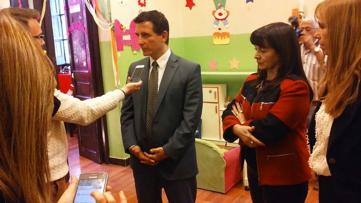 SusanaTrimarco's tweet photo. @Gabiyedlin y @SandraMTirado visitaron nuestro Jardín. Aún hay mucho por hacer contra la #trata. Sumemos esfuerzos, https://t.co/nbdMkvrYv5