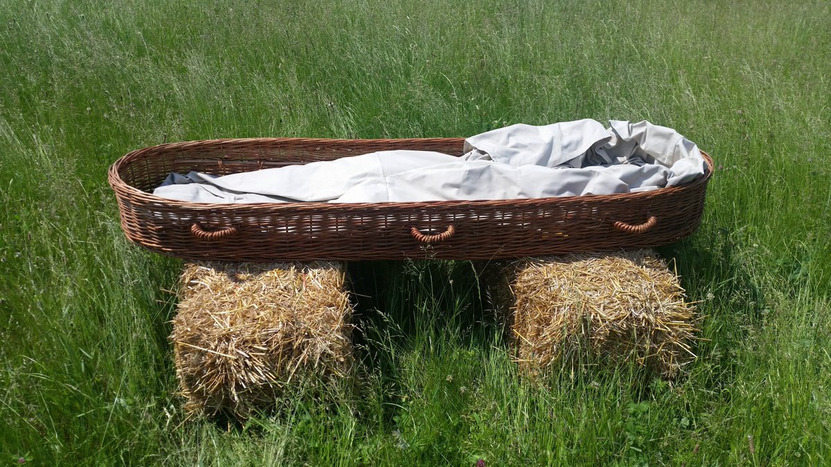 Uitvaartwade's tweet photo. Wij hebben al veel positieve reacties ontvangen over onze opbaarmand. #vernieuwend #uitvaart #natuur https://t.co/wO3xxSqQ7t