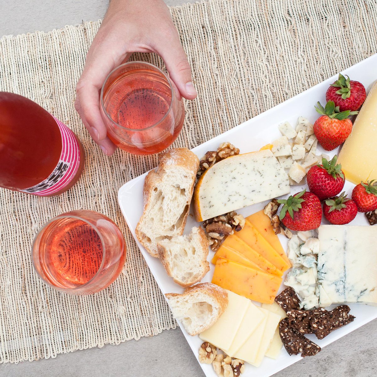 We'll never say no to #wisconsincheese and rosé. Get rosé + cheese pairing ideas: bit.ly/2blpMu3