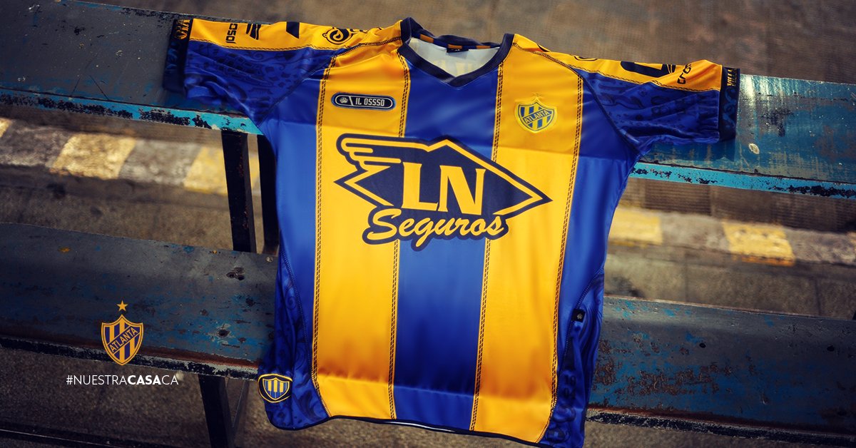 atlantaoficial's tweet photo. Nuestra casa vive en nuestra casaca. Nueva camiseta 2016/17.
#NuestraCASAca @ilosssosports https://t.co/JDfe04y8WK