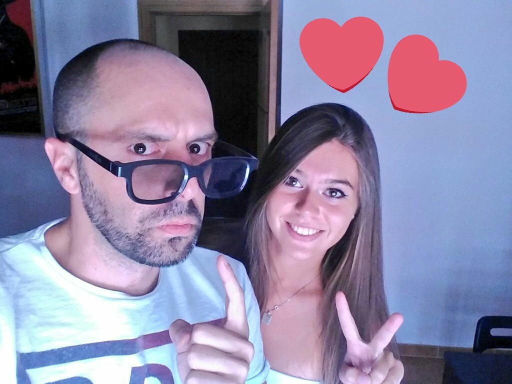 Videopatas's tweet image. ¿A quien le apetece un directo con consultorio sentimental? 50 RT y lo hacemos!