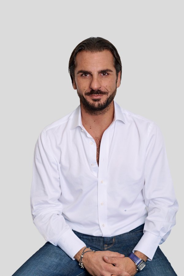 TalkBusinessMag's tweet image. We spend 5 mins with Daniel Ishag, founder/CEO of @karhoo the fast rising cab comparison app bit.ly/2aZsyEf